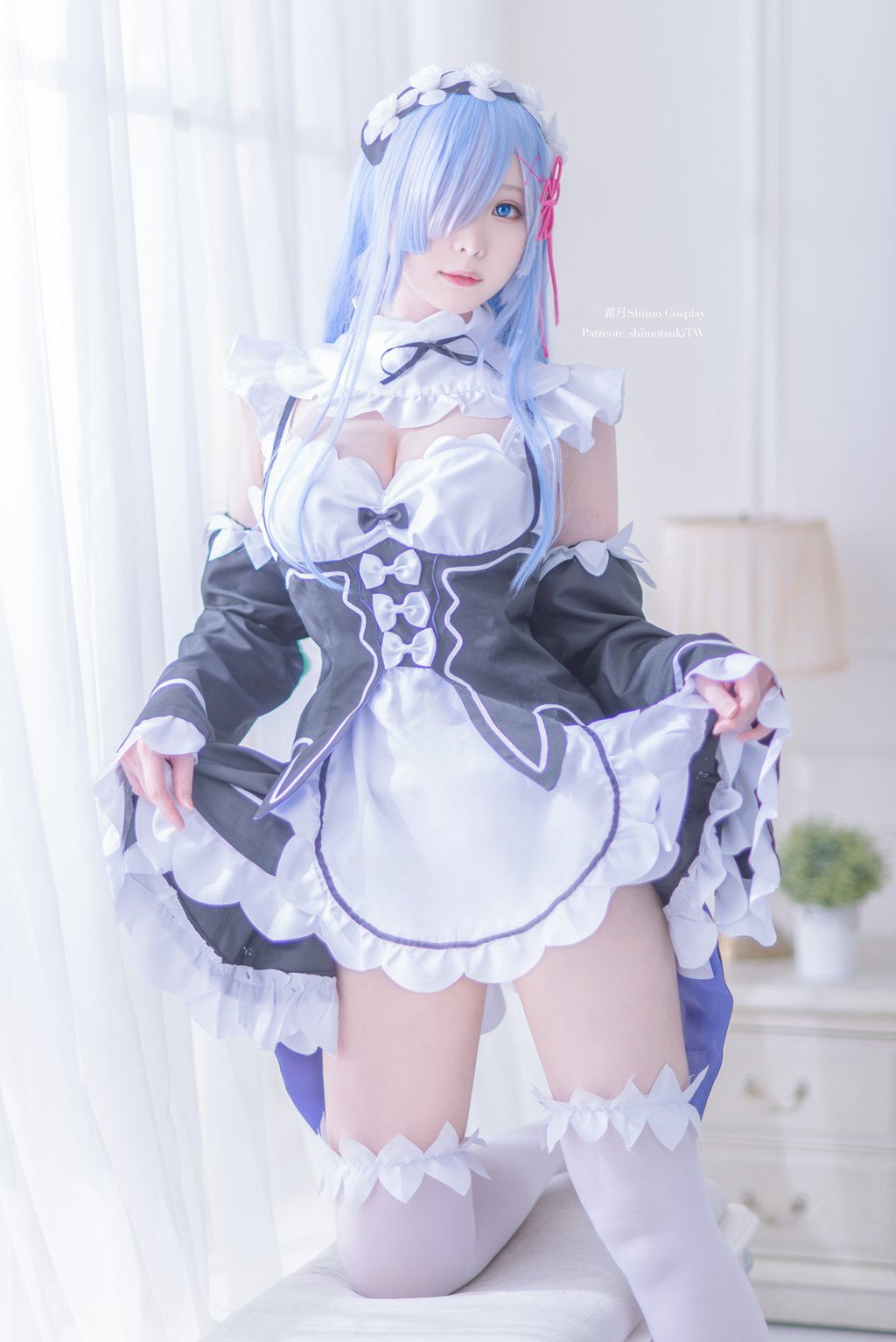 网紅Coser@霜月shimo 雷姆女仆装 [12P-13MB] 网红写真-第2张