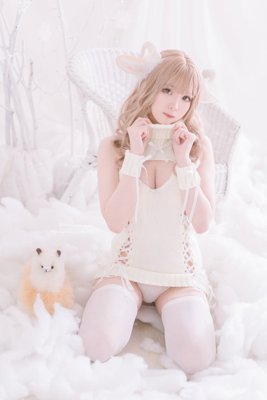 网紅Coser@霜月shimo 圣诞霜月 [16P-215MB] 网红写真-第2张