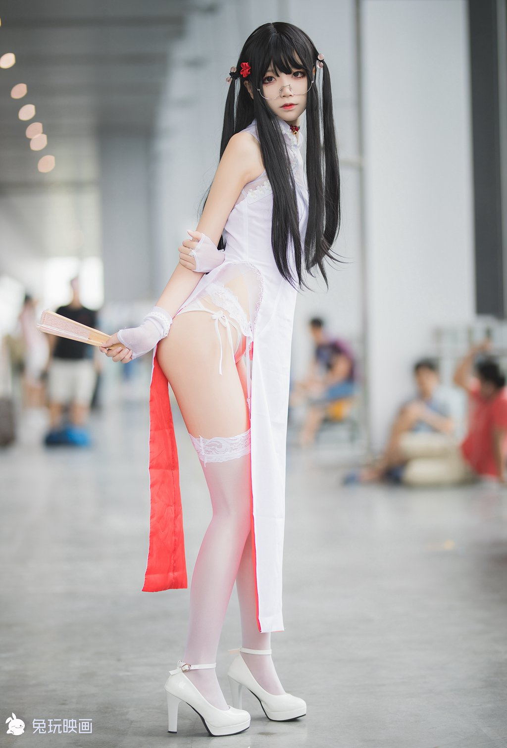微博红人Coser@五更百鬼 白丝旗袍 [19P-76MB] 网红写真-第2张