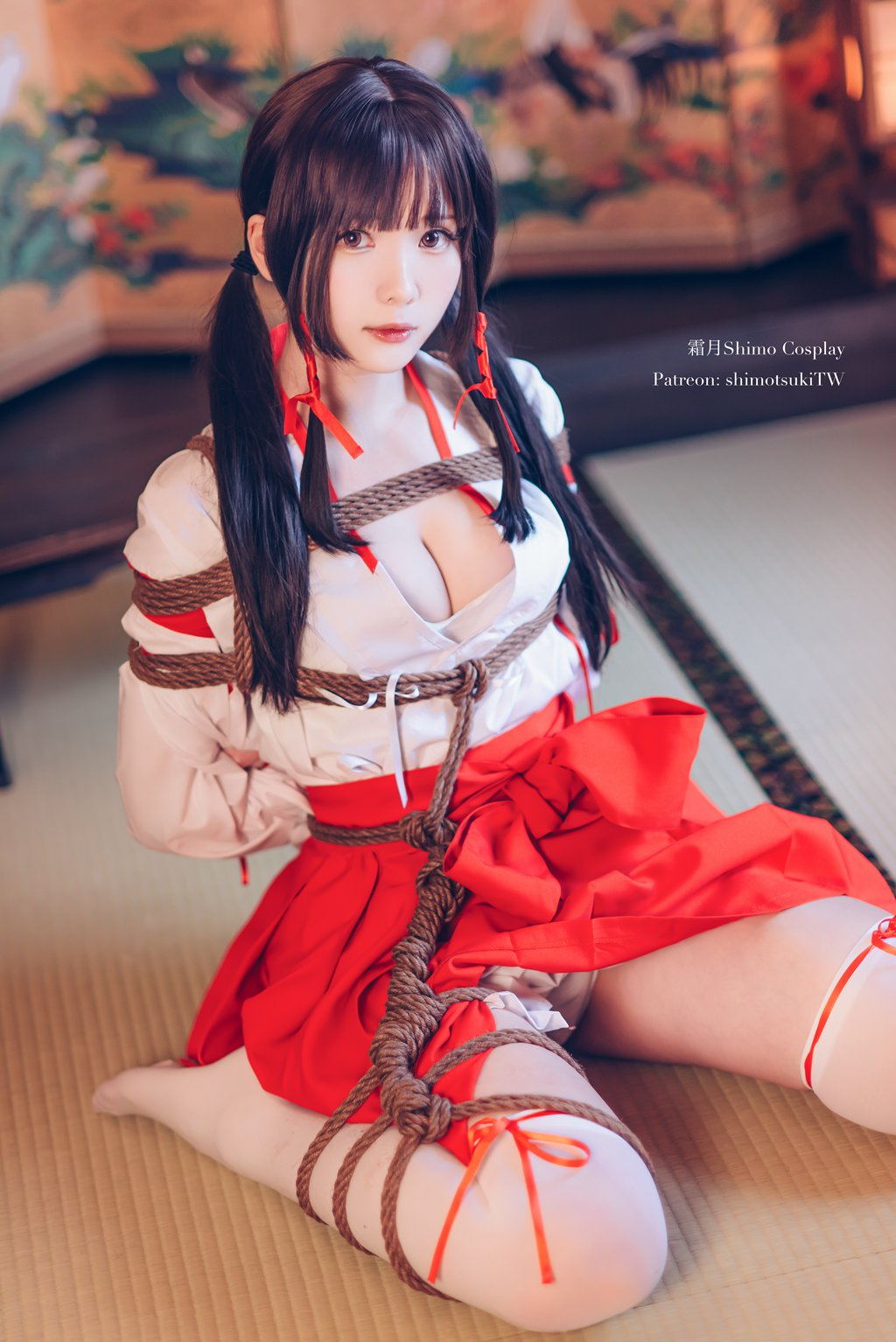 网紅Coser@霜月shimo 巫女捆绑 [24P-564MB] 网红写真-第1张