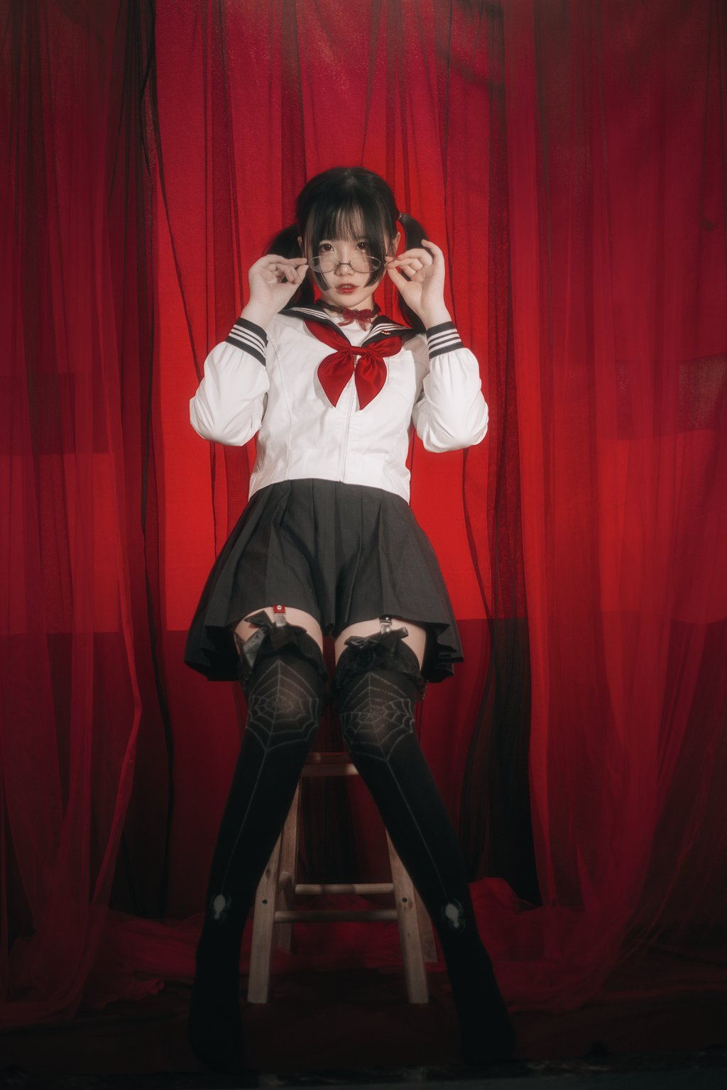 人气Coser@阿半今天很开心 小恶魔 [43P/187MB] 网红写真-第1张