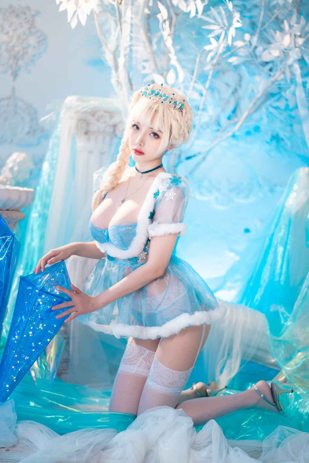 网紅Coser@雯妹不讲道理 冰雪 [32P/573MB] 网红写真-第1张