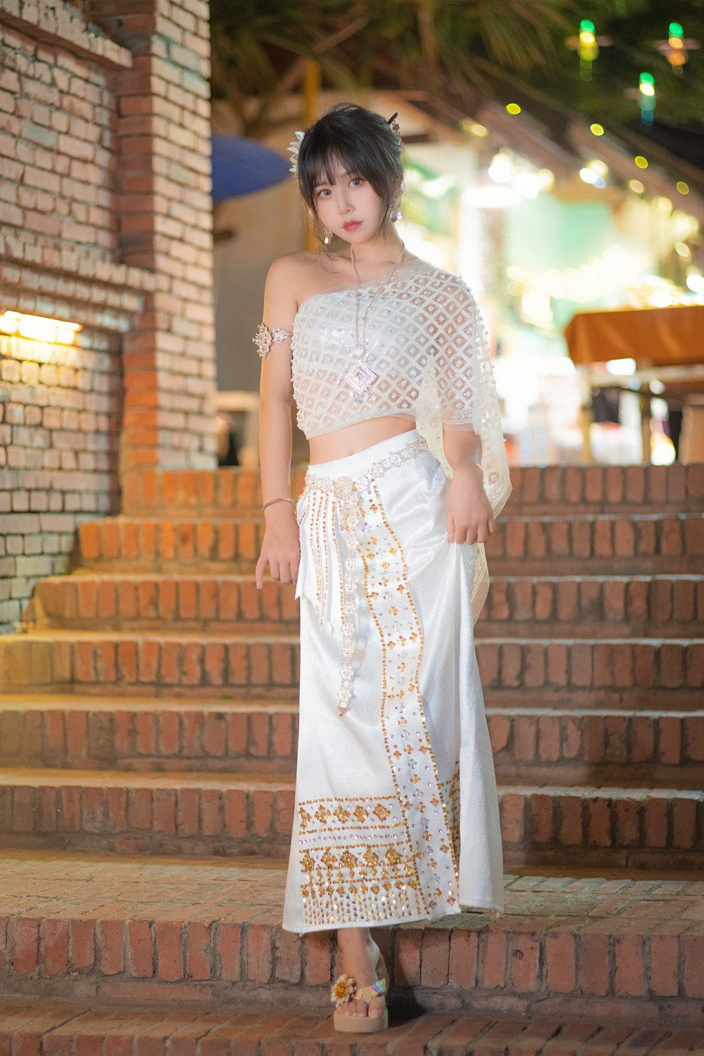 动漫博主@萌芽儿o0 西双版纳 傣服 银[17P-75.4M] 网红写真-第1张