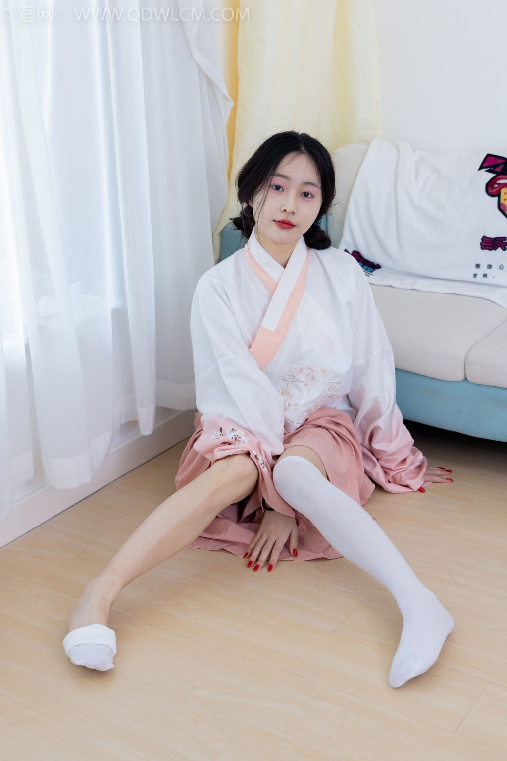 勿恋传媒 NO.2132 美兔-心动一刹 [220P/1V/5.39G] 其它写真-第1张