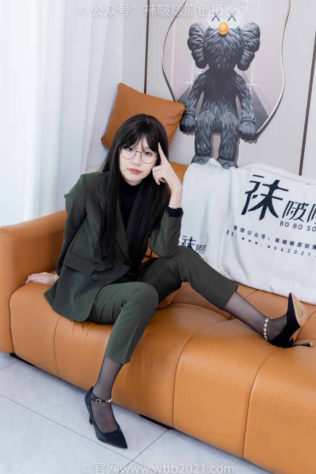 [BoBoSocks袜啵啵] NO.519 小甜豆-高跟鞋、薄嘿丝（脚尖加固款）裸足、ol制服、裤里丝（花絮版）[143P/1V/6.74G] 年费专享-第4张