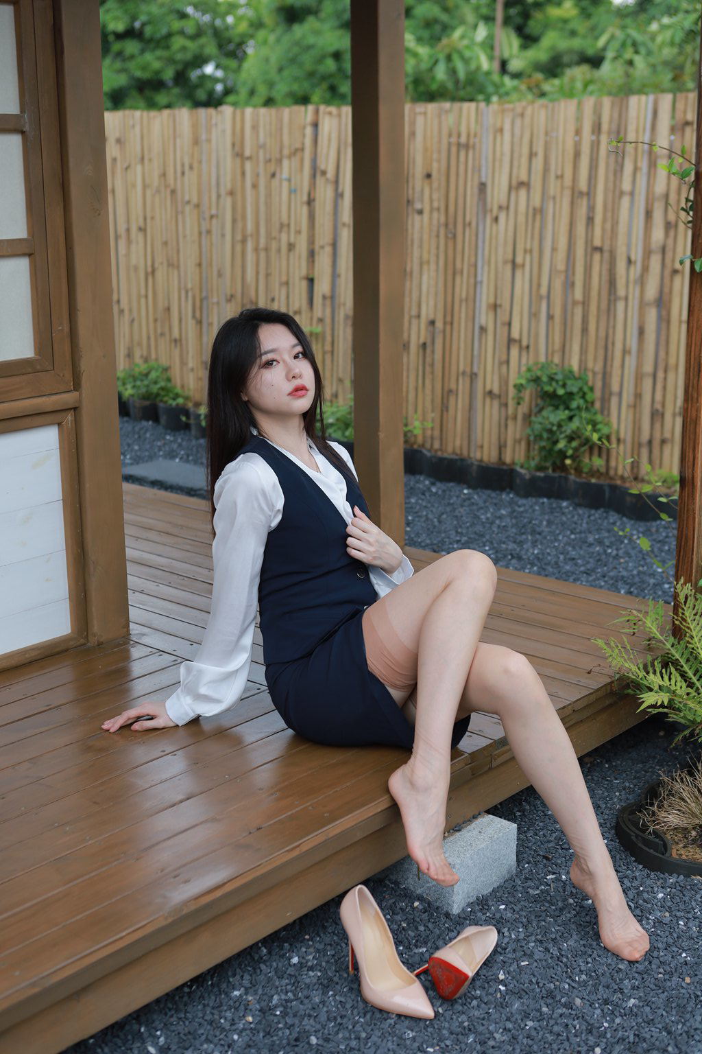 网紅Coser@Sia不吃鱼 庭园春梦 [117P-779MB] 网红写真-第2张