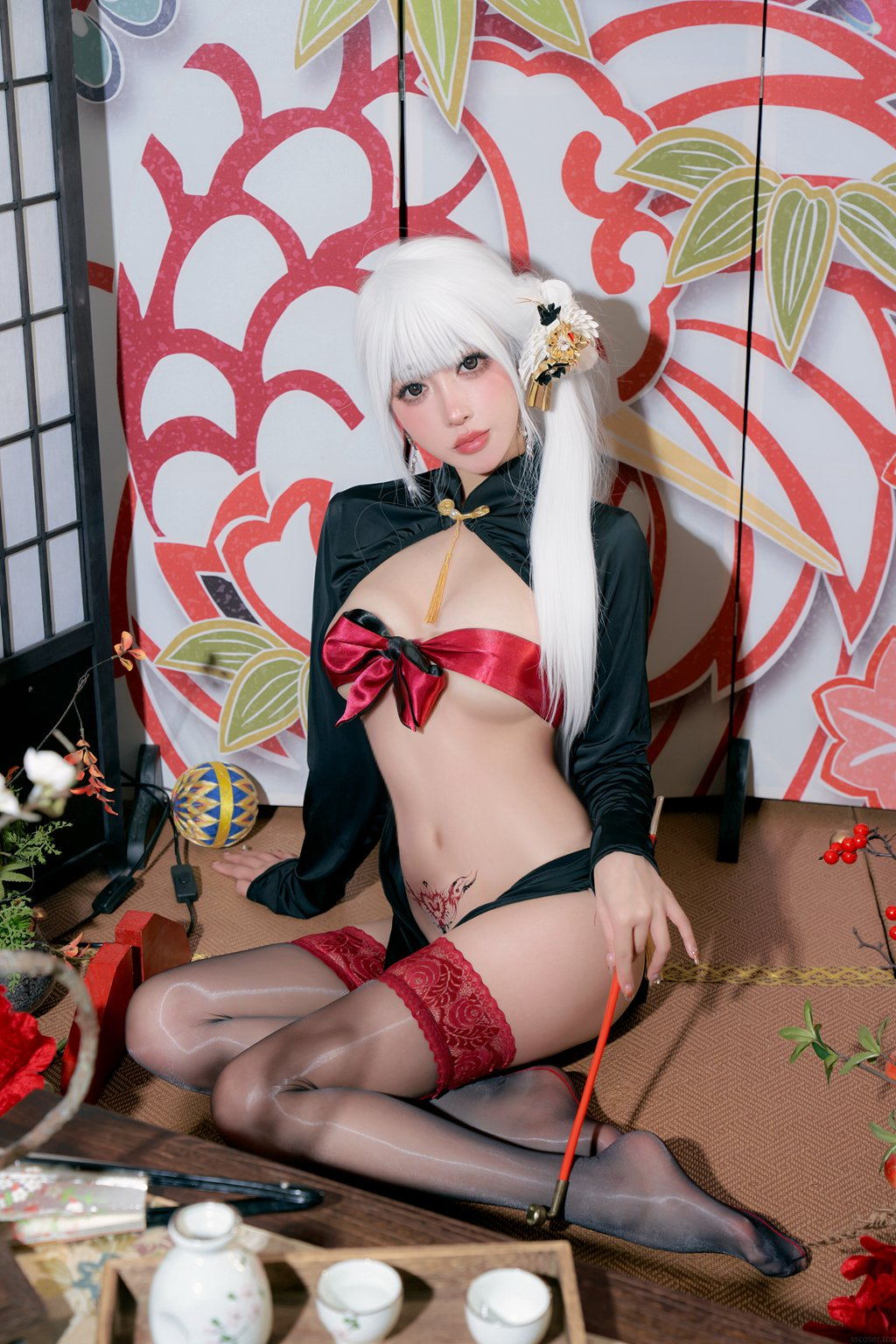 微博妹纸@过期米线线喵 2025新年特辑 [40P/700MB] 网红写真-第2张