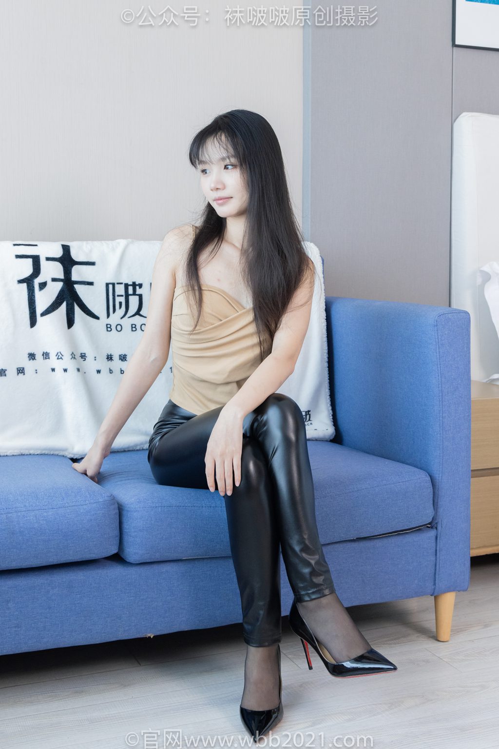 [BoBoSocks袜啵啵] NO.515 甜甜圈-高跟鞋、薄嘿丝（脚尖微加固款）、皮裤裤里丝（花絮版）[147P/1V/5.12G] 年费专享-第2张