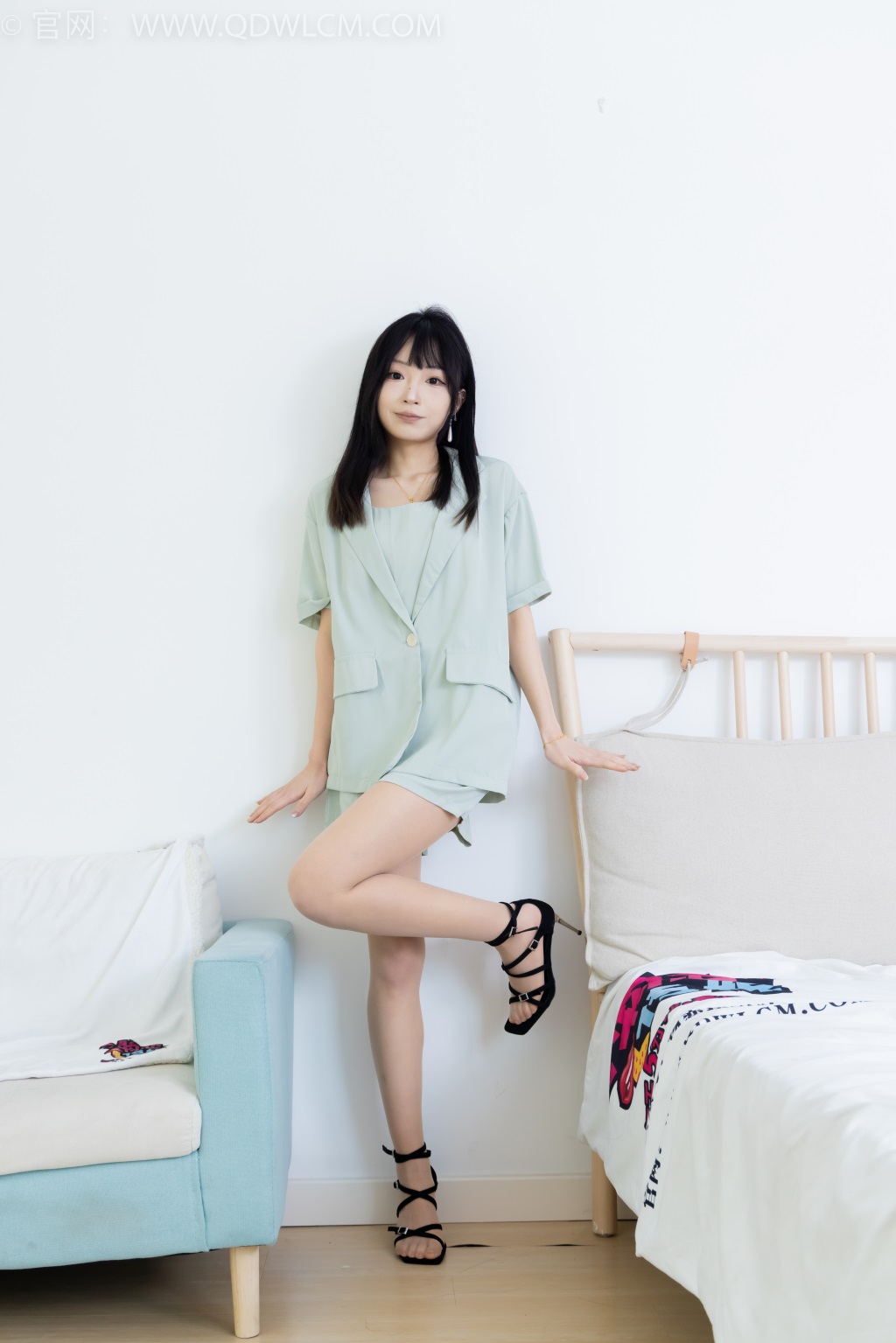 勿恋传媒 NO.2217 嘟嘟-正午阳光 [160P/1V/5.95G] 其它写真-第2张