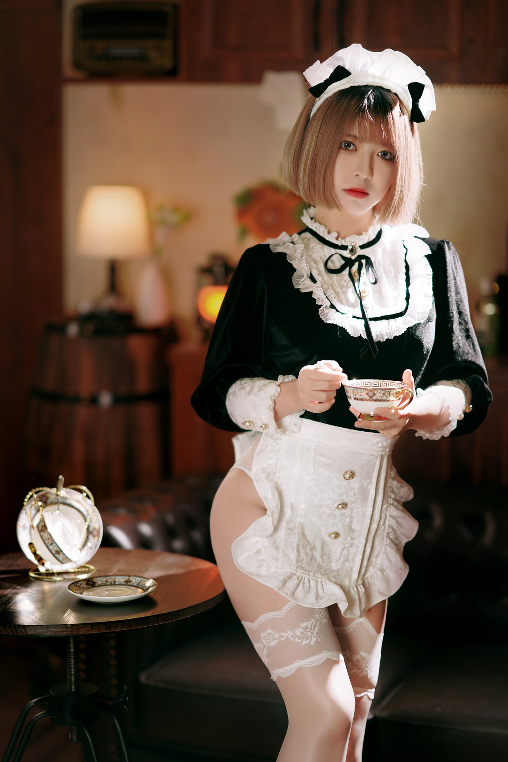 微博人气Coser@半半子 来一份下午茶吧 [77P2V-173MB] 网红写真-第2张