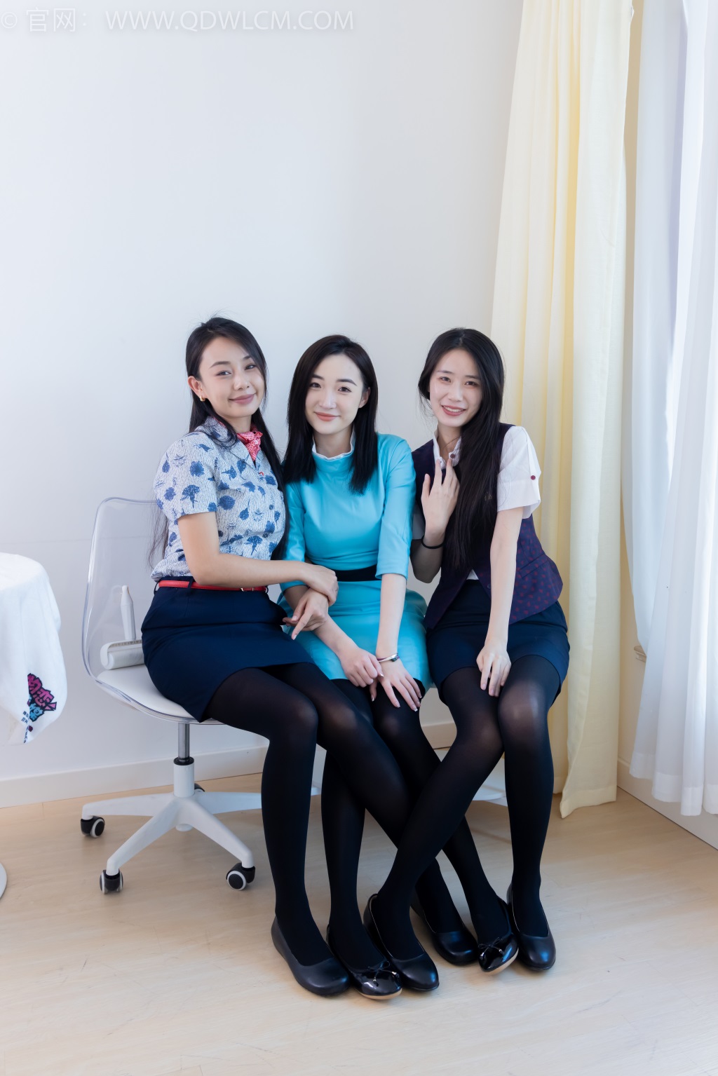 勿恋传媒 NO.2191 菜菜&岚岚&恬恬-圣诞快乐 [150P/1V/5.06G] 其它写真-第1张