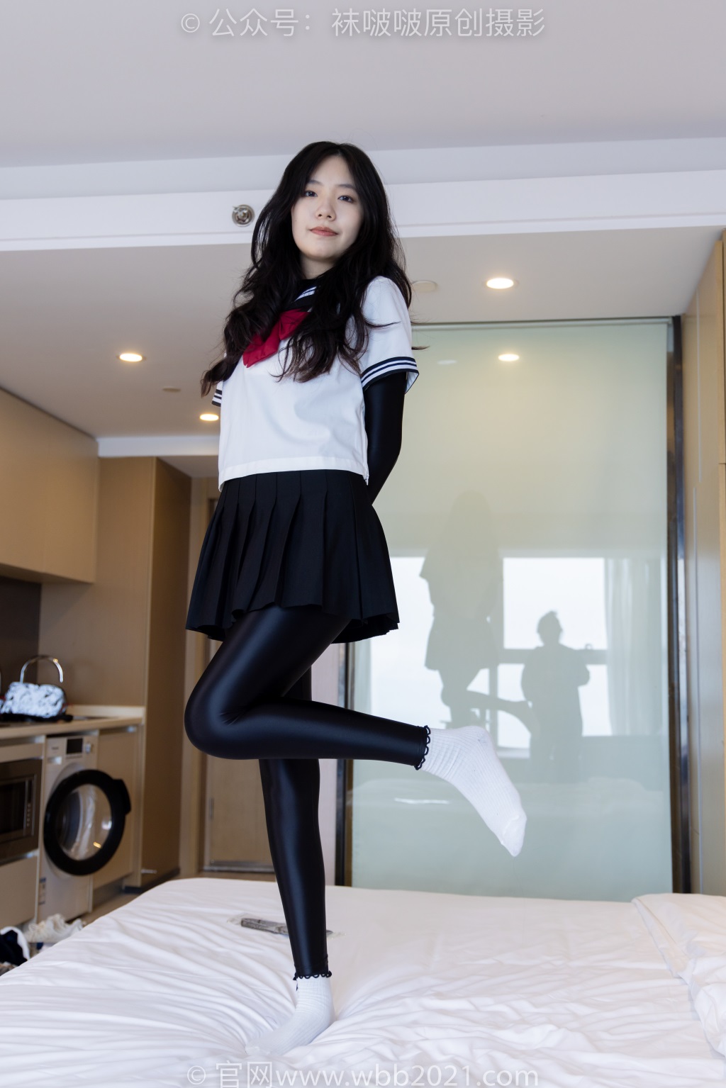 [BoBoSocks袜啵啵] NO.513 小甜豆-帆布鞋、白棉袜、厚嘿丝五指袜和jk制服叠穿、裤里丝、黑色口罩（花絮版）[140P/1V/6.07G] 年费专享-第1张