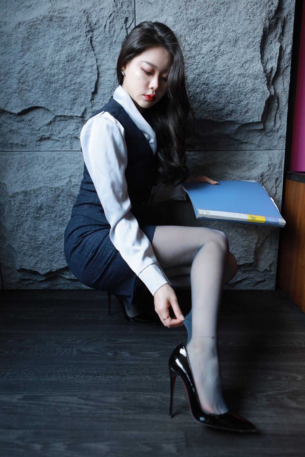 网紅Coser@Sia不吃鱼 蕾丝边黑丝 [137P-881MB] 网红写真-第1张