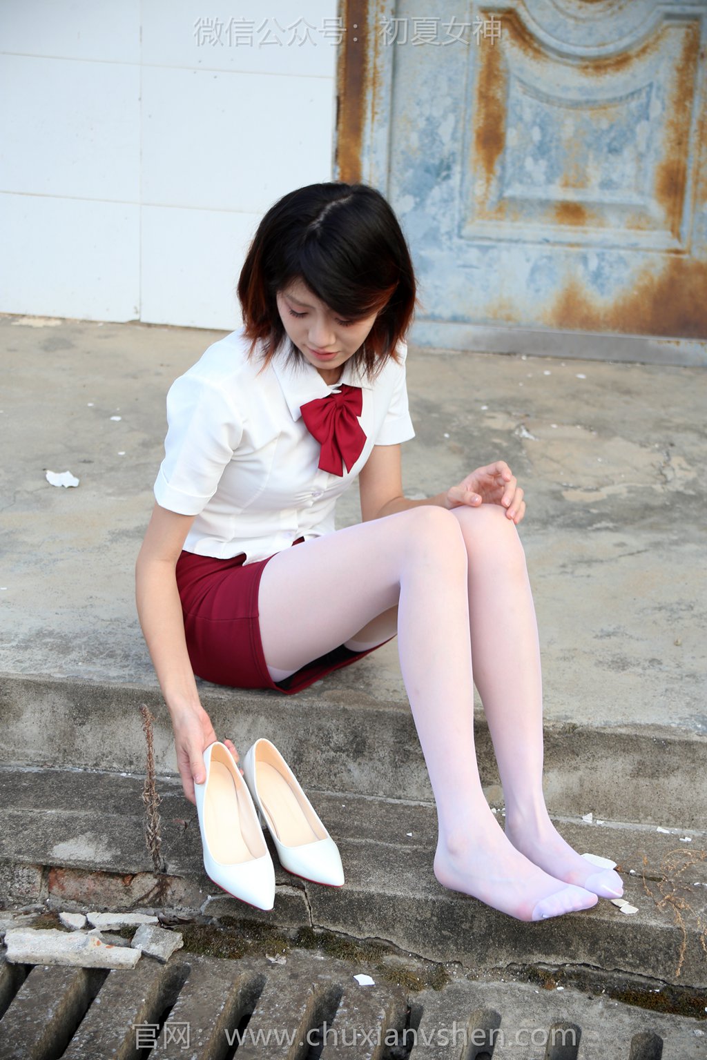 [初夏女神] NO.280 KiKi~【国庆快乐】首次拍摄，尴尴尬尬！[100P/1V/4.14G] 其它写真-第1张