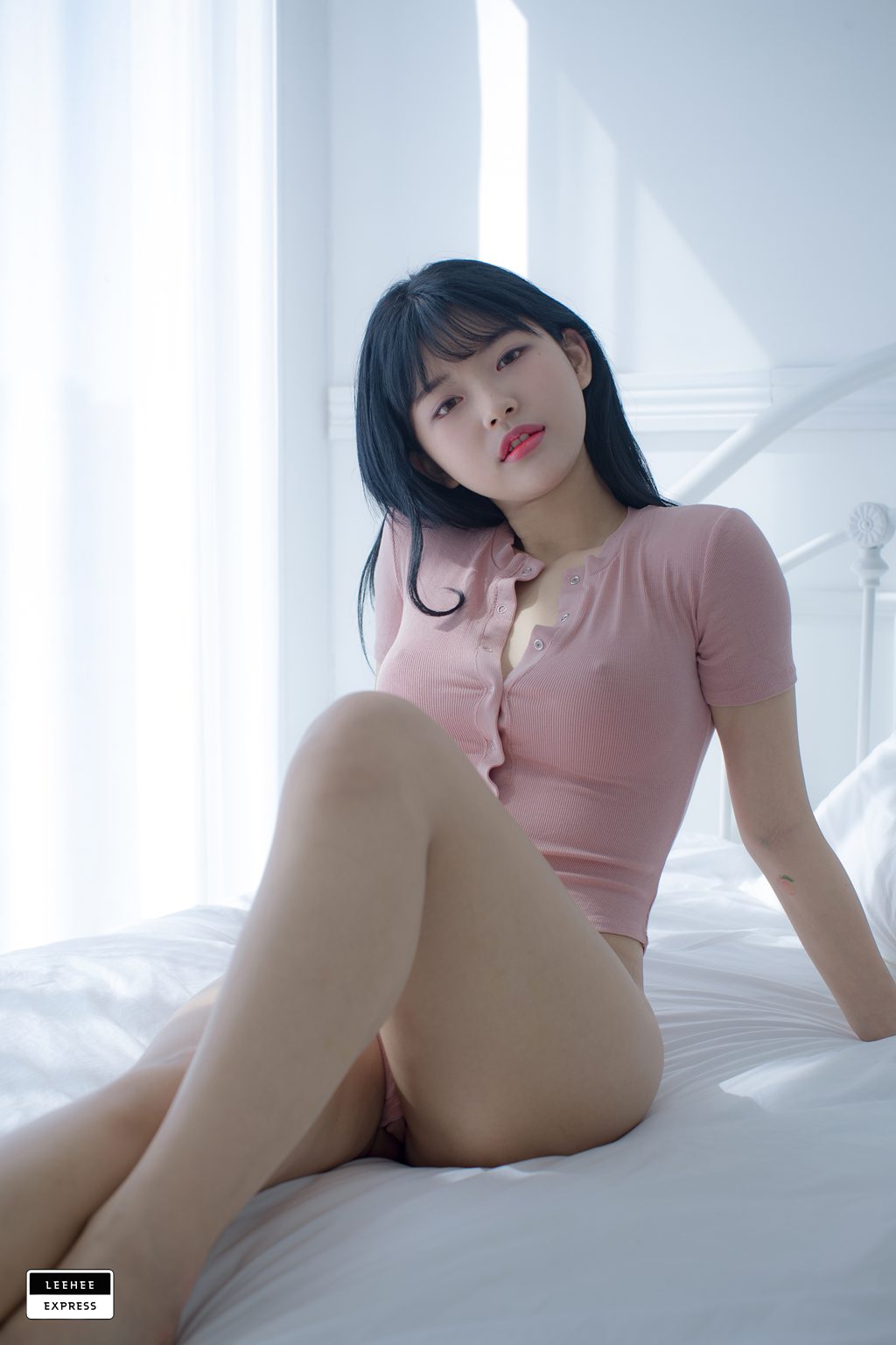 韩模写真@[LeeheeExpress]071 LEHF-017B U.Hwa[45P／338MB] 其它写真-第4张