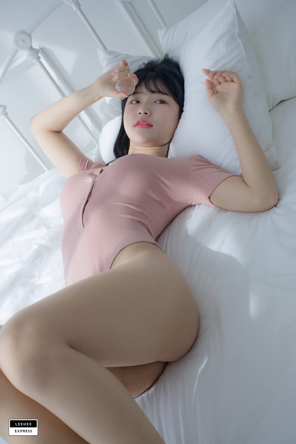 韩模写真@[LeeheeExpress]071 LEHF-017B U.Hwa[45P／338MB] 其它写真-第3张