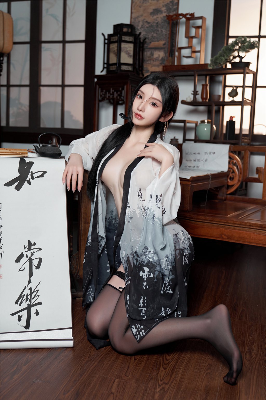 秀人模特@周于希-原版无水印-铃铛血滴子 [90P/916MB] 年费专享-第3张