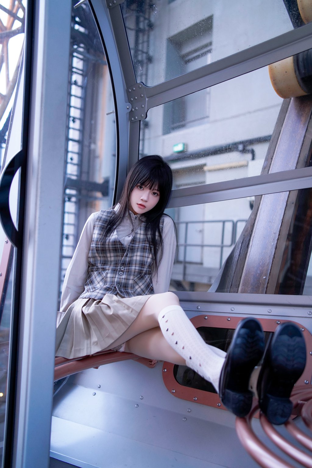 人气Coser@桜桃喵 制服摩天轮 [27P/428MB] 网红写真-第3张