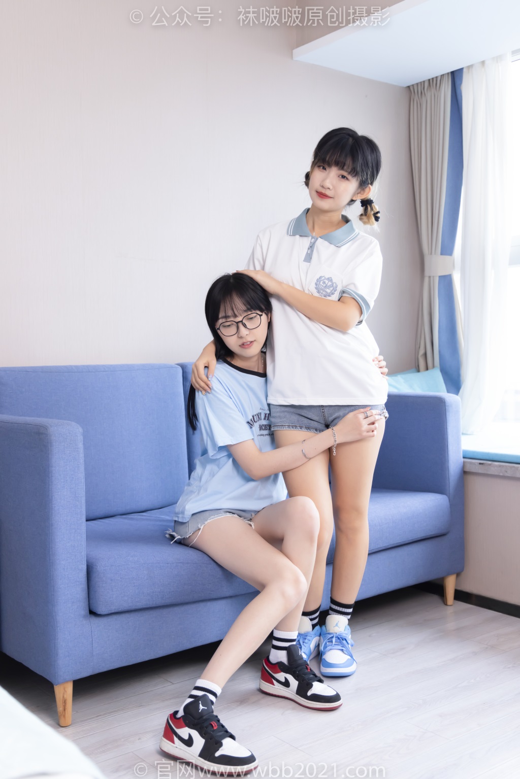 [BoBoSocks袜啵啵] NO.520 稚予&砂糖-板鞋、黑棉袜、白棉袜、裸足、脚对脚比大小剧情（花絮版）[160P/1V/5.77G] 年费专享-第3张