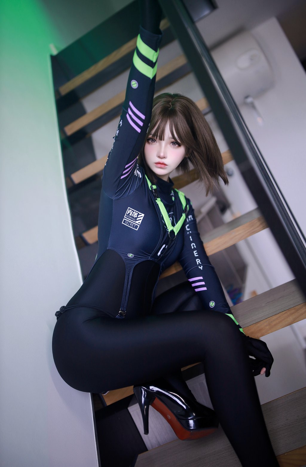 网紅Coser@疯猫ss 2024年四月限定 七三特工 [48P-625MB] 网红写真-第4张