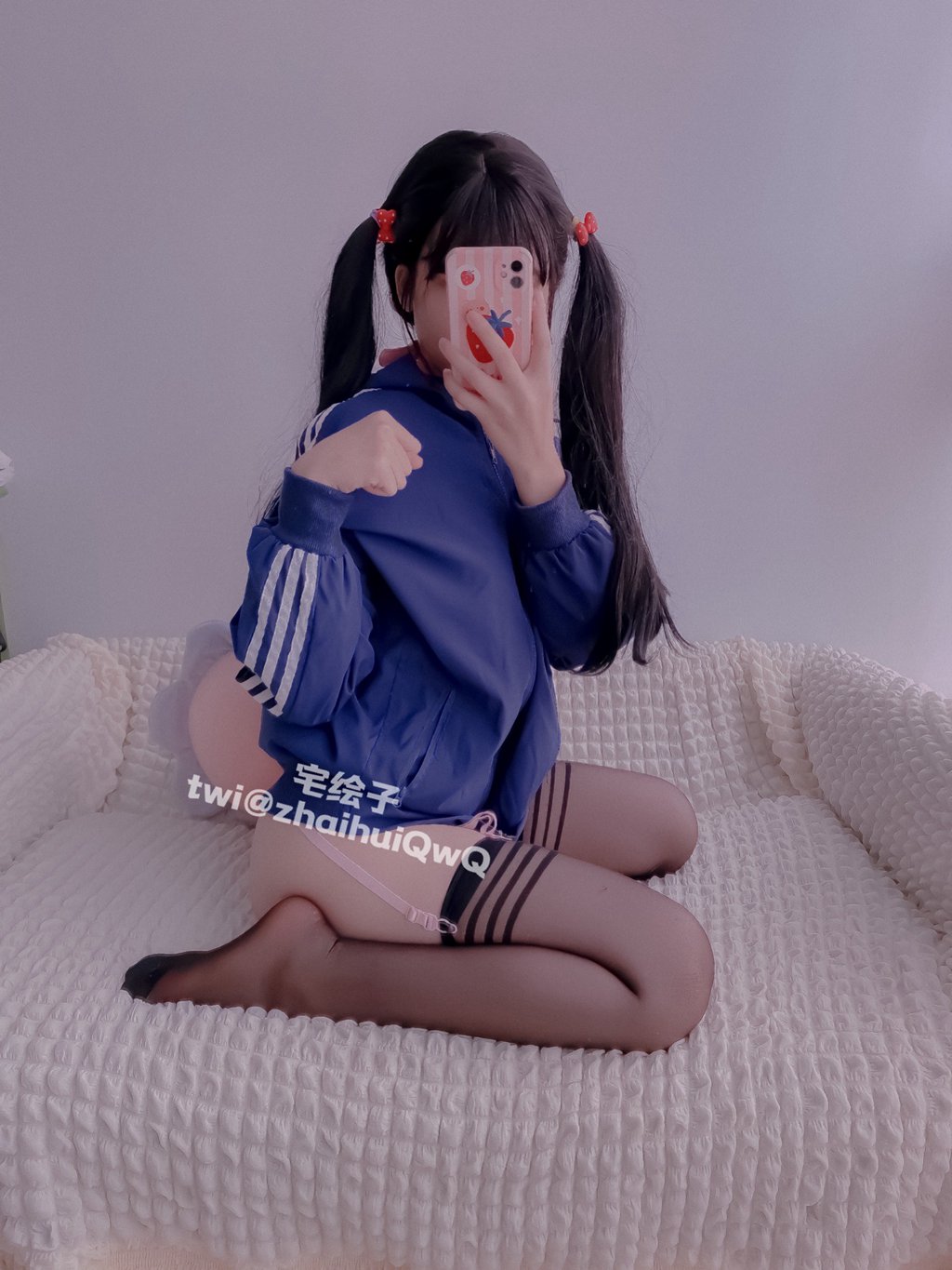 网紅Coser@二阶堂 (宅绘子)  蓝色外套[109P-72.8M] 网红写真-第2张