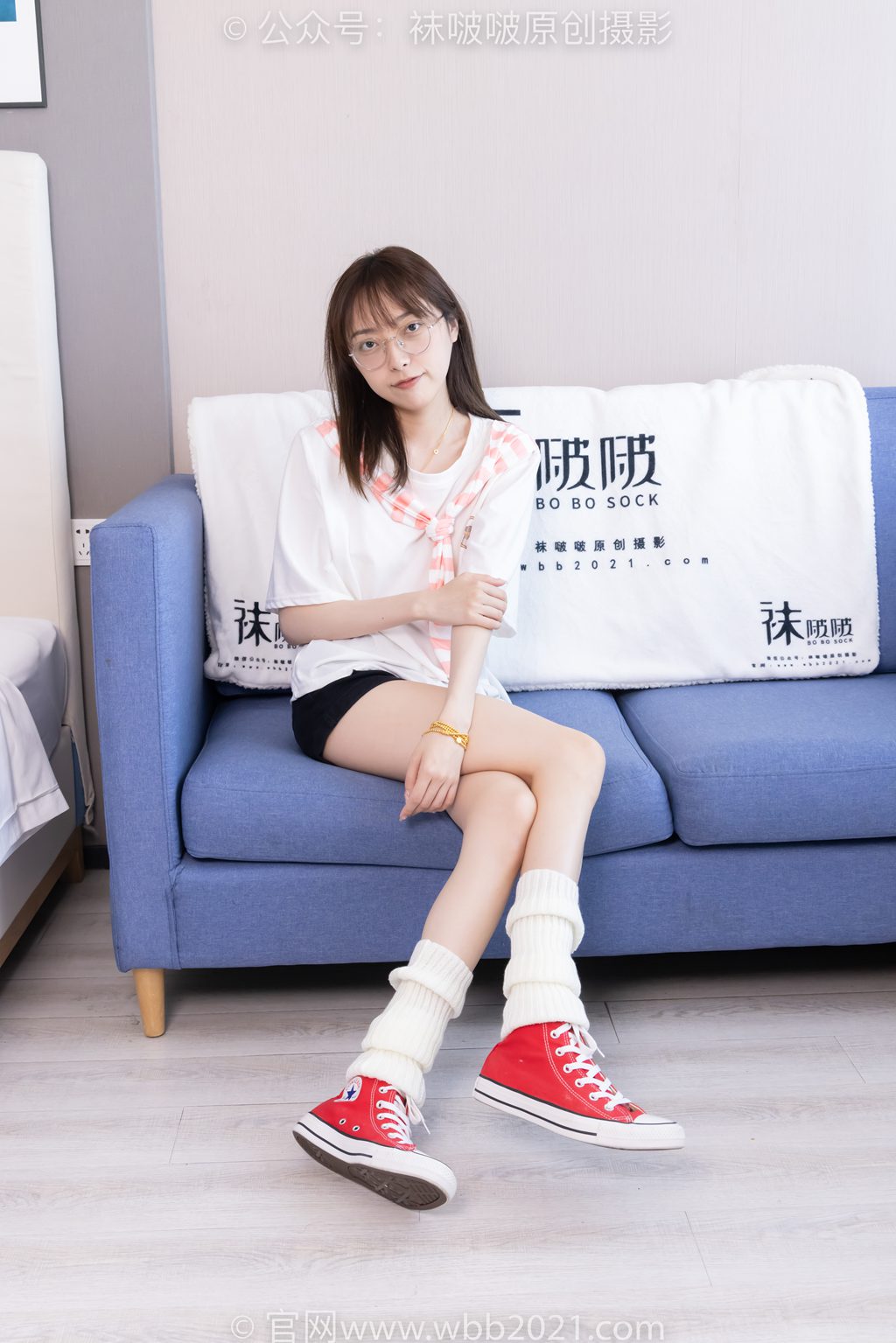 [BoBoSocks袜啵啵] NO.527 稚予-帆布鞋、堆堆袜套、白棉袜（花絮版）[140P/1V/6.34G] 年费专享-第2张