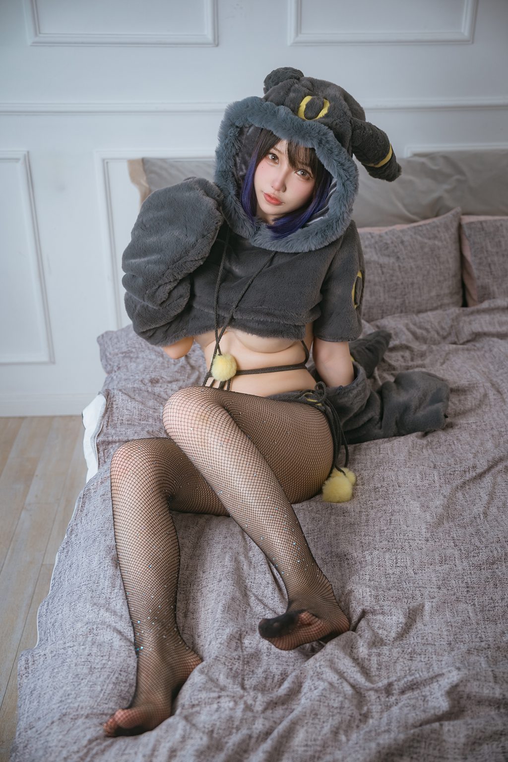 网红Coser@狐洛洛子 –月之伊布 [45P-571MB] 网红写真-第2张