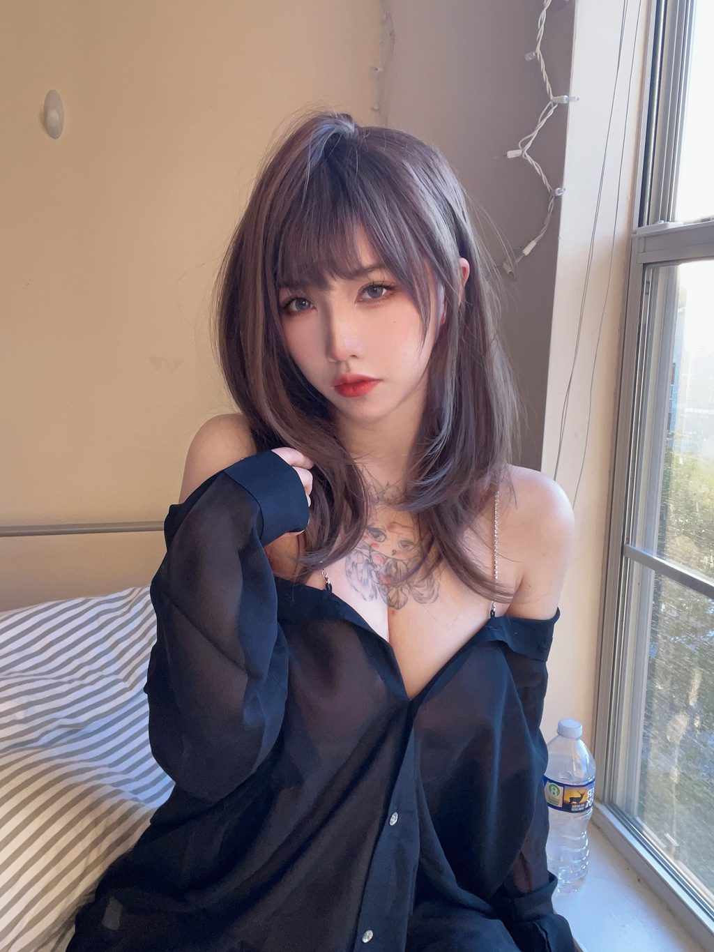 网红Coser@狐洛洛子 –居家女友 [24P-30MB] 网红写真-第2张