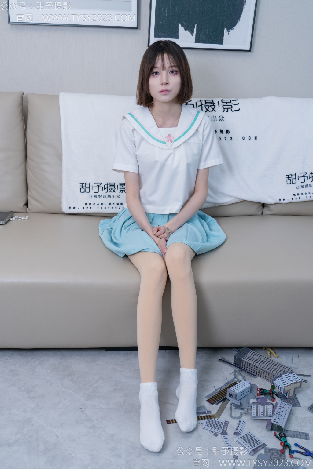 [甜予摄影] NO.182 珞珞-板鞋、白棉袜、厚肉丝（120D）小人国剧情（完整版）[134P/2V/10.6G] 年费专享-第2张