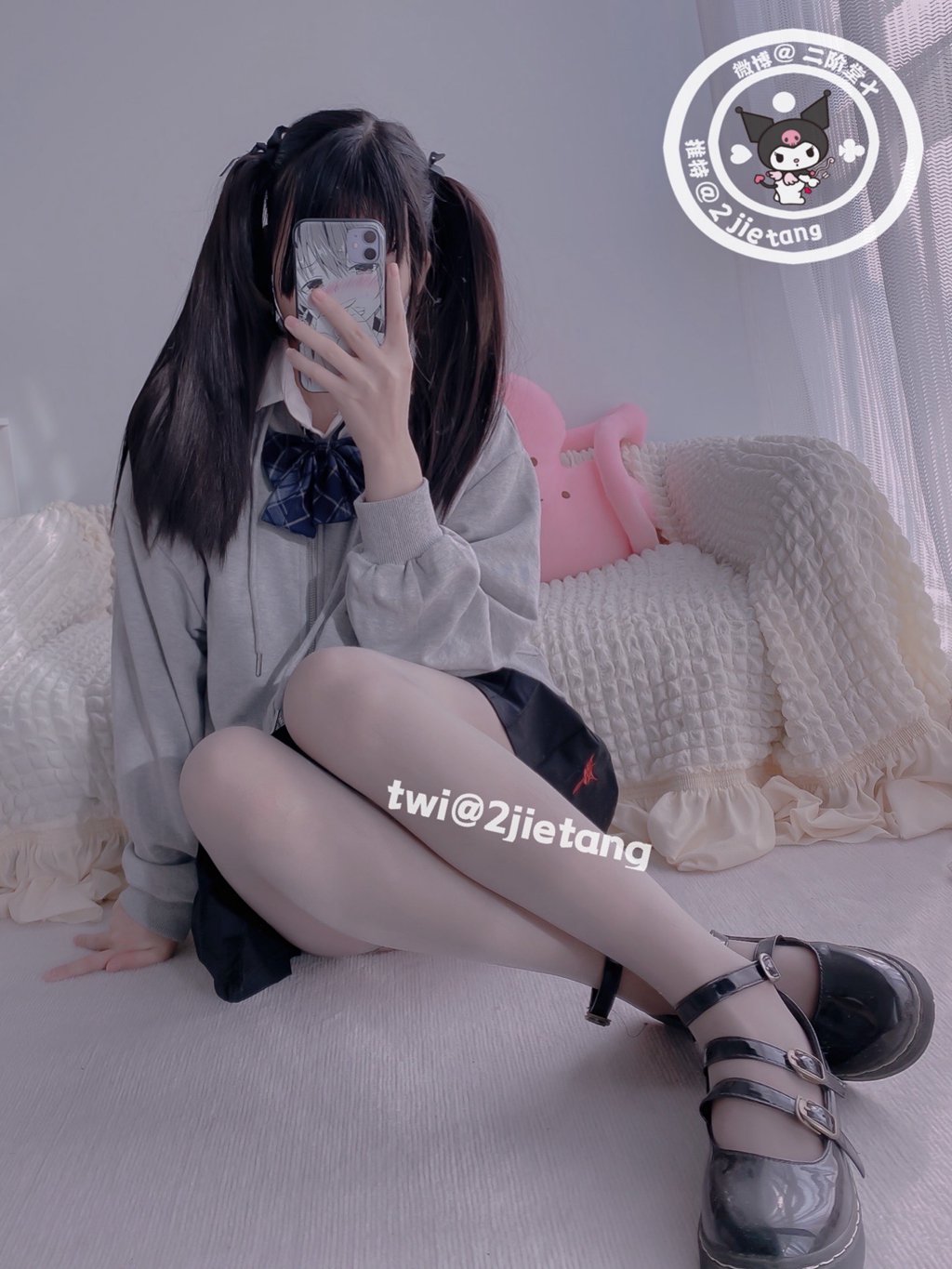 网紅Coser@二阶堂 (宅绘子) 灰色外套[105P-45.8M] 网红写真-第2张