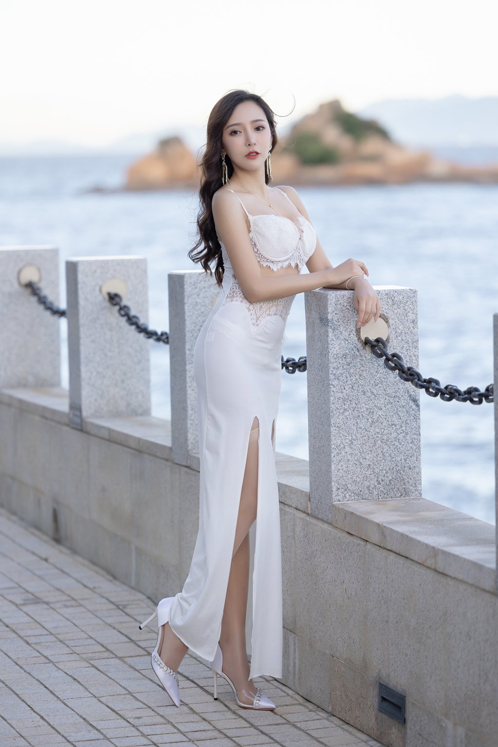 秀人模特@王馨瑶Yanni –白色裙子灰色旗袍[87P/662MB] 年费专享-第1张