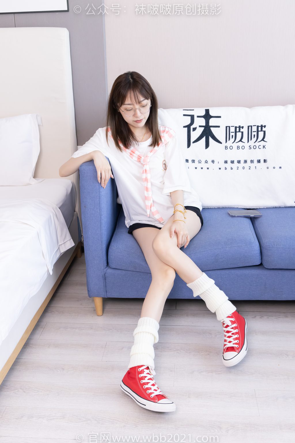 [BoBoSocks袜啵啵] NO.527 稚予-帆布鞋、堆堆袜套、白棉袜（花絮版）[140P/1V/6.34G] 年费专享-第1张