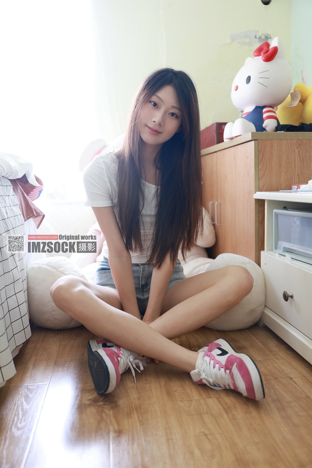 MZSOCK 2024.8.9 第二十五期 倩儿 [124P/1V/2.05GB] MZSOCK-第1张