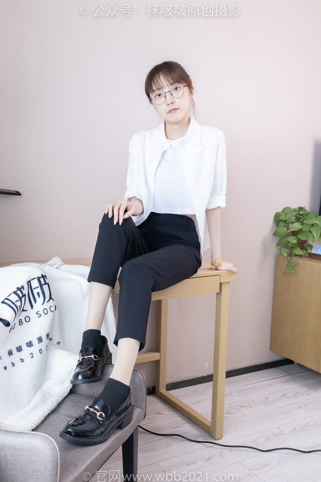 [BoBoSocks袜啵啵] NO.535 稚予-高跟鞋、皮鞋、黑棉袜、薄肉丝（脚尖加固款）裤里丝（花絮版）[160P/1V/6.09G] 年费专享-第1张