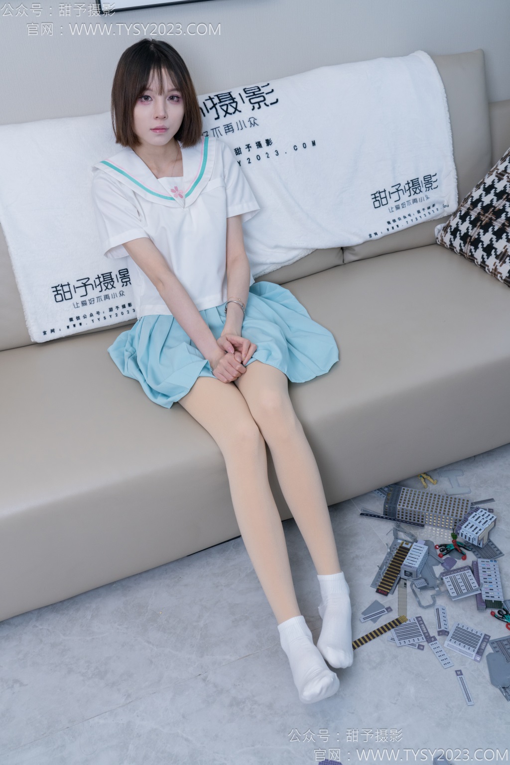 [甜予摄影] NO.182 珞珞-板鞋、白棉袜、厚肉丝（120D）小人国剧情（完整版）[134P/2V/10.6G] 年费专享-第1张
