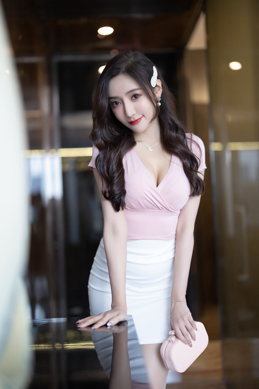 秀人模特@王馨瑶Yanni –粉色上衣白裙[90P/627MB] 年费专享-第1张