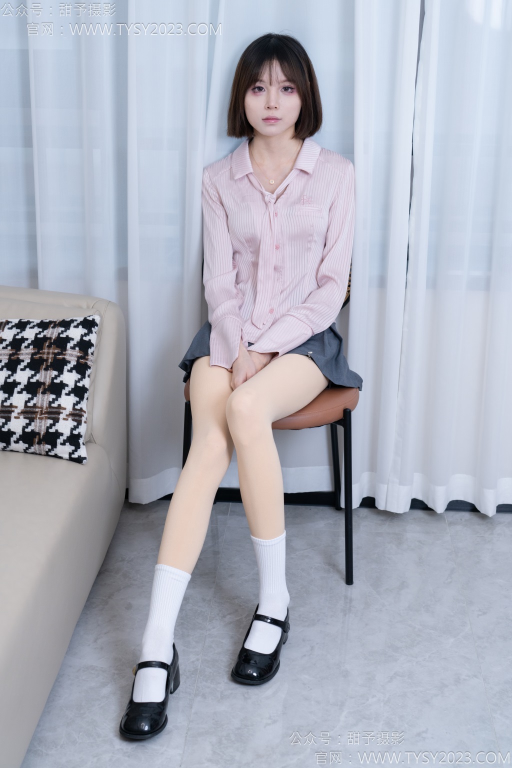 [甜予摄影] NO.185 珞珞-皮鞋、白棉袜、厚肉丝（完整版）[130P/2V/9.97G] 年费专享-第2张