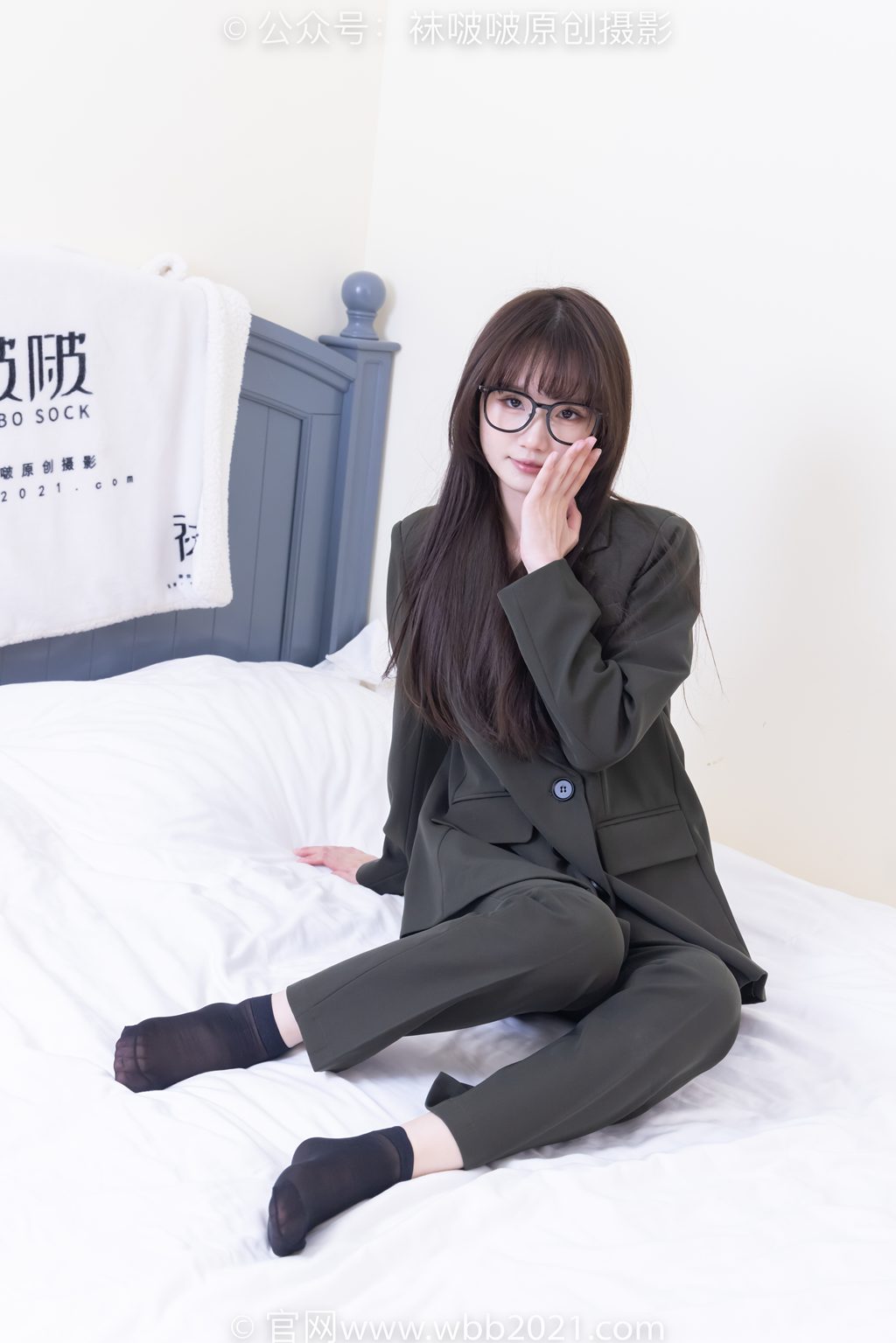 [BoBoSocks袜啵啵] NO.529 甜甜圈-高跟鞋、短嘿丝（脚尖加固款）、裸足、半蹲半脱袜子剧情（花絮版）[154P/1V/5.85G] 年费专享-第1张