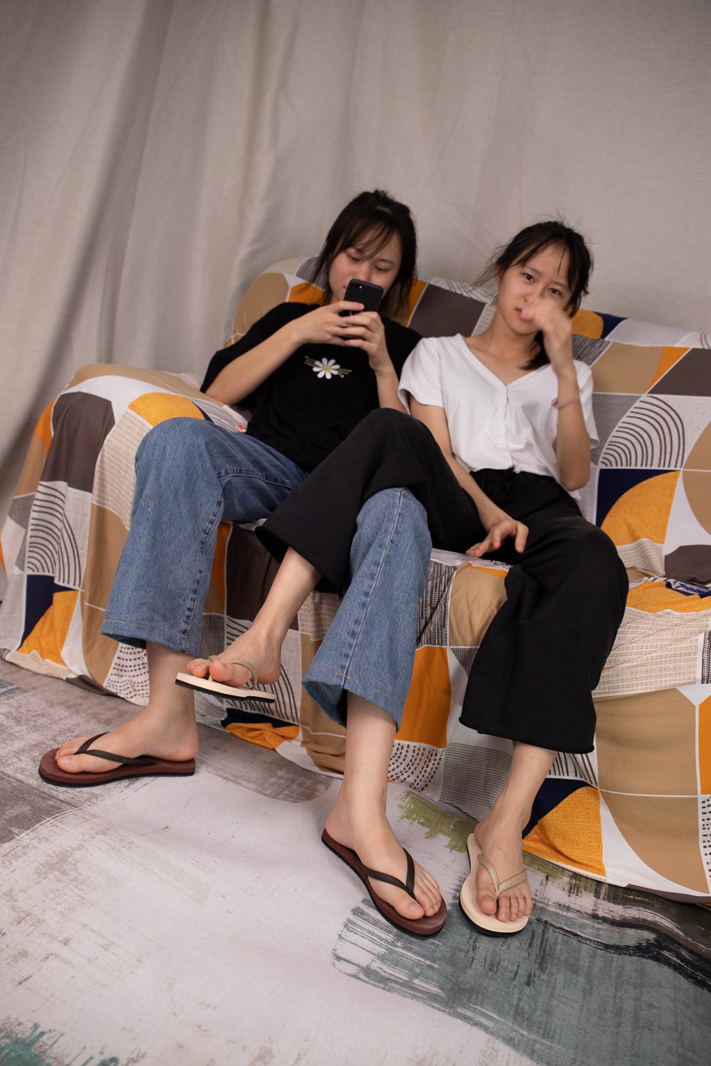 南国足艺 No.060 美女慧慧和琦琦秀姓感美jiao，互相嬉戏，各种摆弄脚丫 [112P/1.51G] 南国足艺-第4张