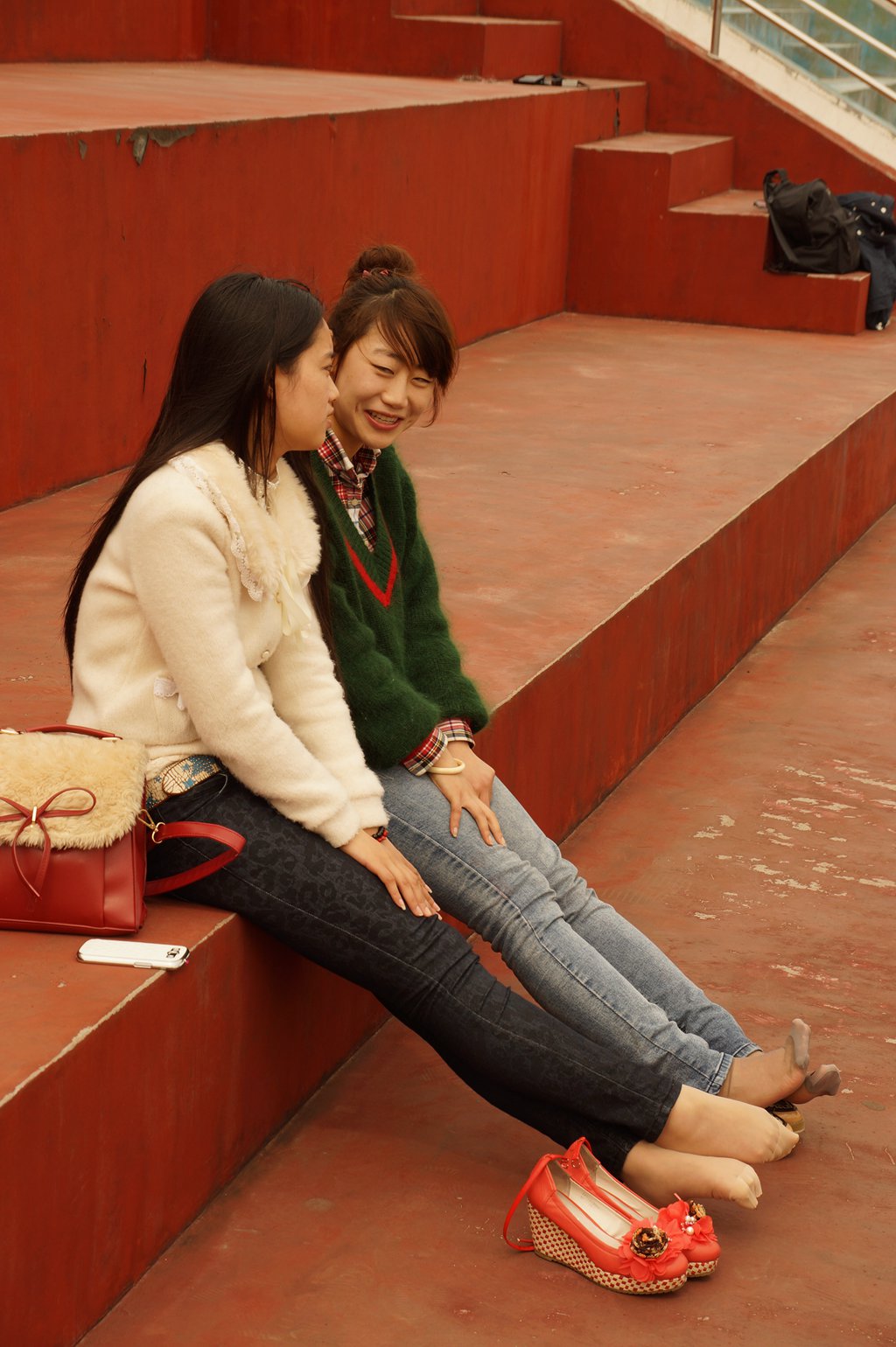 自由摄影 No.445 两个MM不知道行军了多少公里，丝袜和玉足之间的粘稠度已到极致 [77P/191MB] 其它写真-第4张