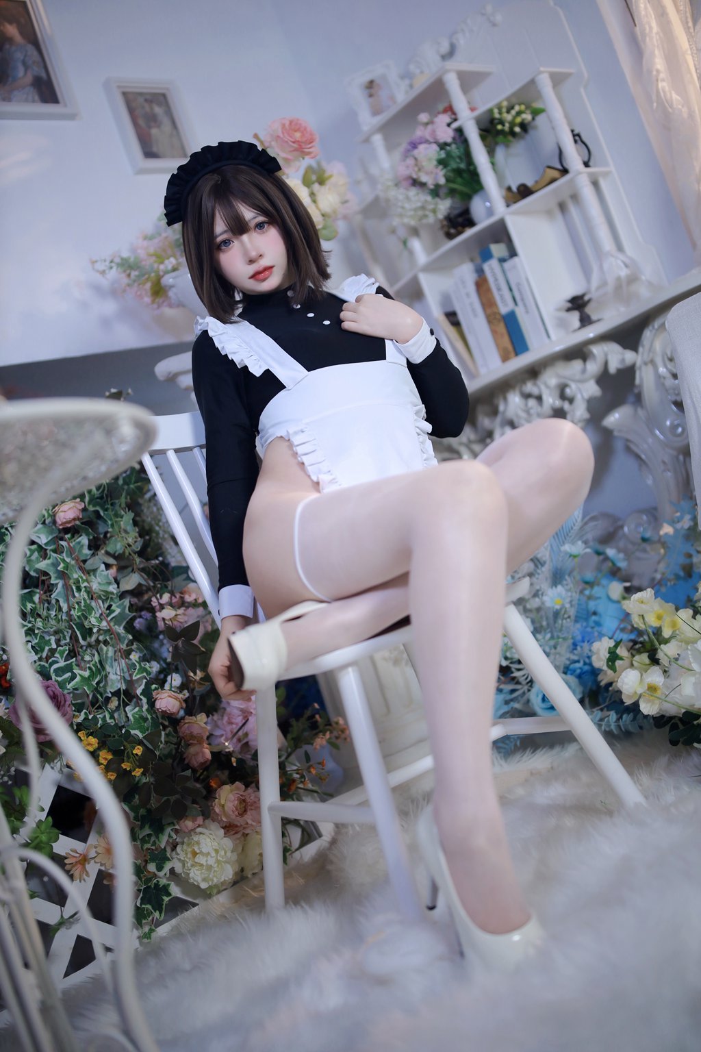 网紅Coser@疯猫ss 少女衣橱 连体女仆装 [58P-667MB] 网红写真-第4张