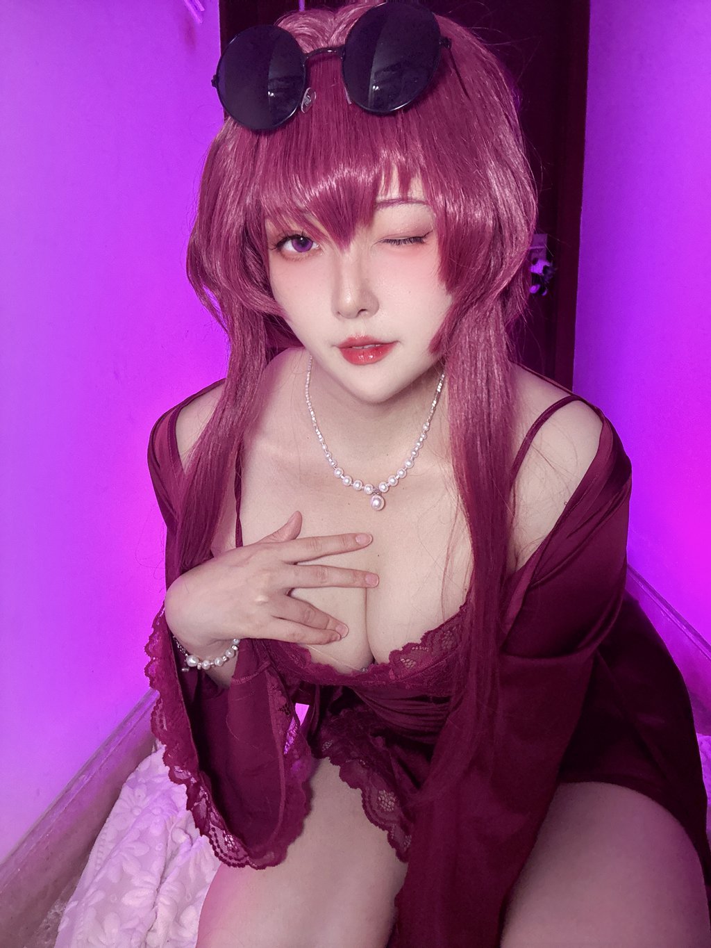 动漫博主@Natsuko_夏夏子  崩坏：星穹铁道 卡芙卡睡衣[34P-6V-377.2M] 网红写真-第4张