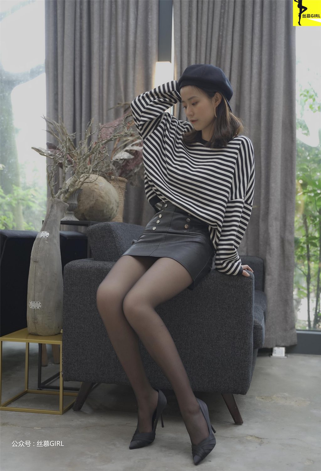 丝慕写真 旧系列 第025期 四月《谁是谁的腿》[57P-47M] 丝慕写真-第4张