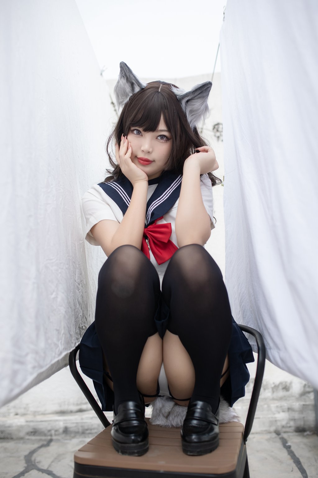 网紅Coser@-白烨- 魅惑狼姐姐-室外 [63P11V-1.93GB] 网红写真-第2张