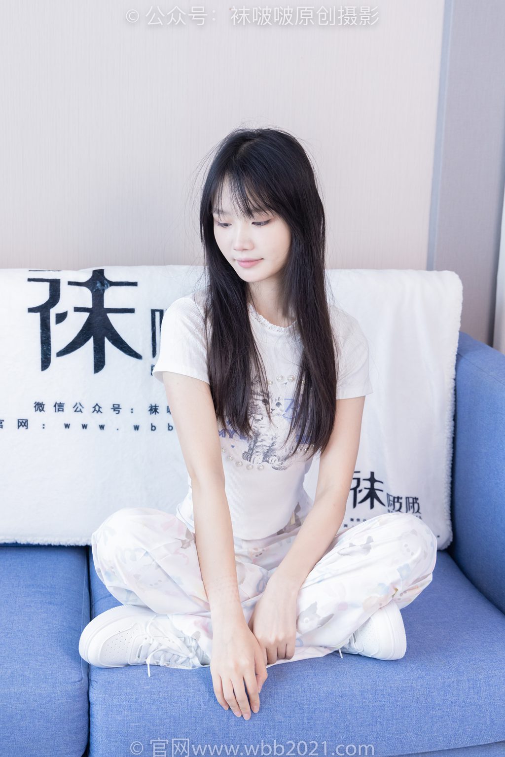 [BoBoSocks袜啵啵] NO.550 甜甜圈-板鞋、自然穿脏白棉袜（花絮版）[148P/1V/5.90G] 年费专享-第3张