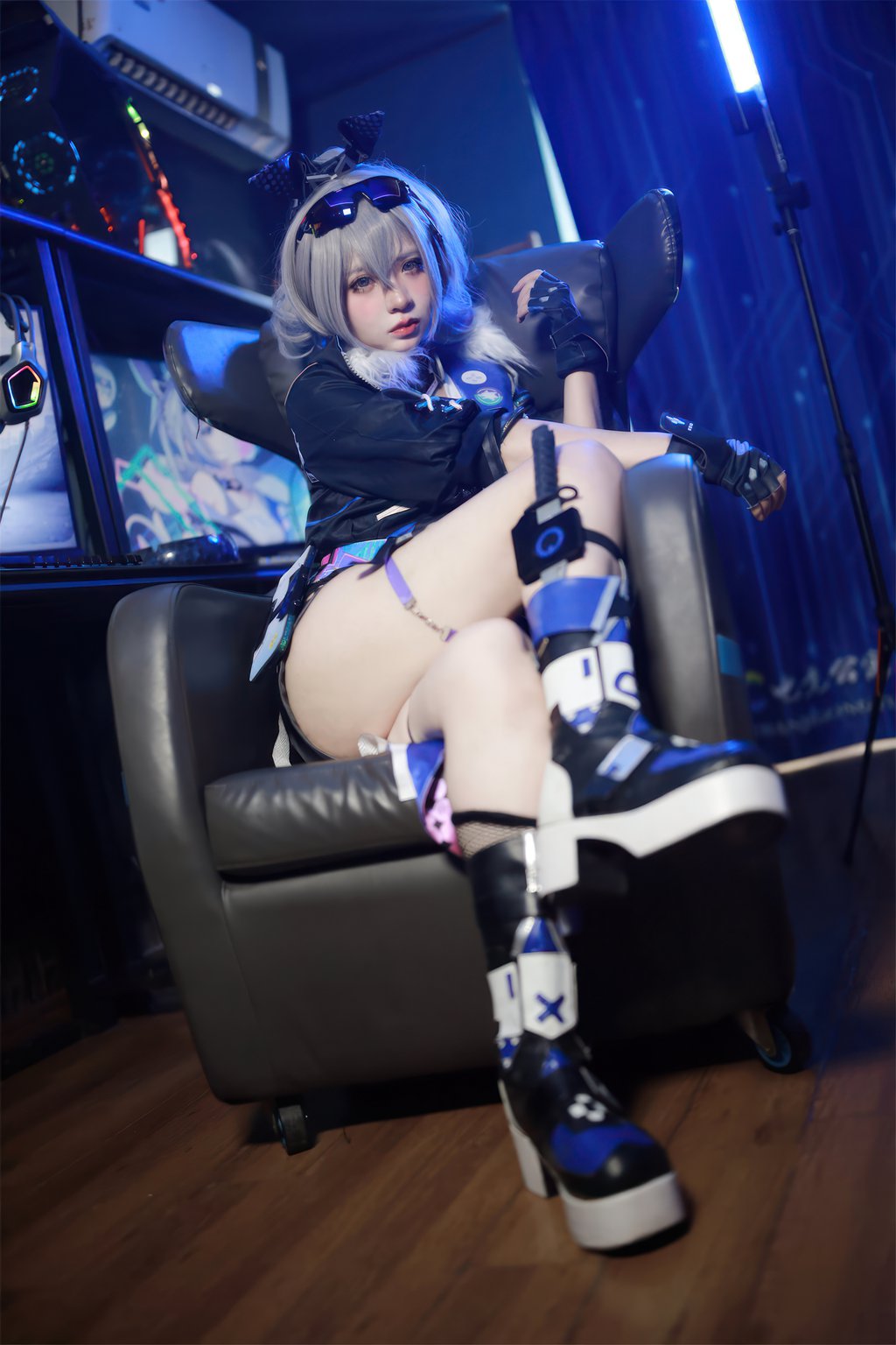 网紅Coser@疯猫ss 银狼[37P-311MB] 网红写真-第3张