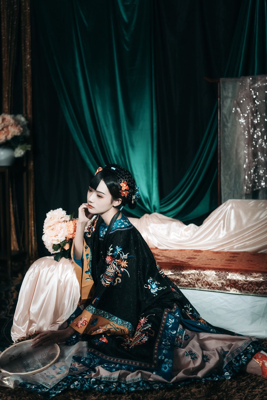 人气Coser@兔子Zzz不吃胡萝卜 经年旧梦-清汉女[41P-236.6M] 网红写真-第3张