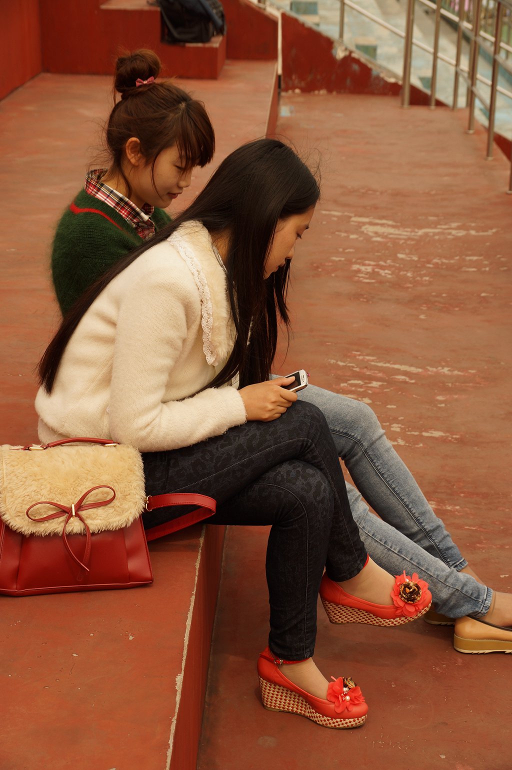 自由摄影 No.445 两个MM不知道行军了多少公里，丝袜和玉足之间的粘稠度已到极致 [77P/191MB] 其它写真-第2张