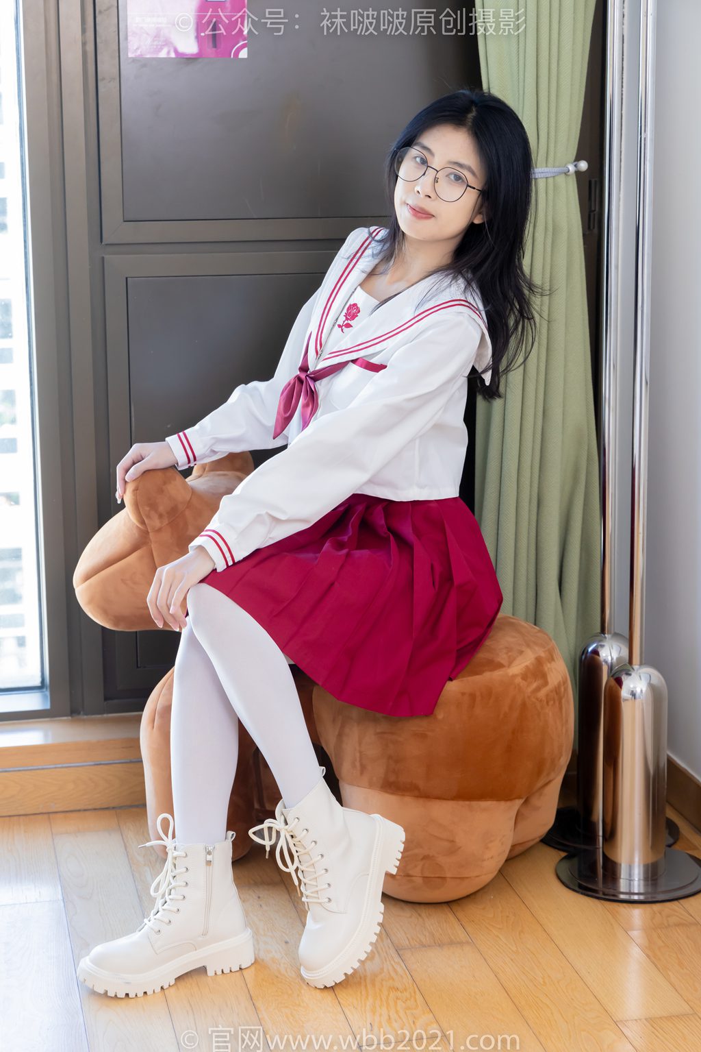 [BoBoSocks袜啵啵] NO.545 奶油-白色马丁靴、厚白丝、jk制服（仅花絮剧情版）[144P/1V/5.13G] 年费专享-第2张
