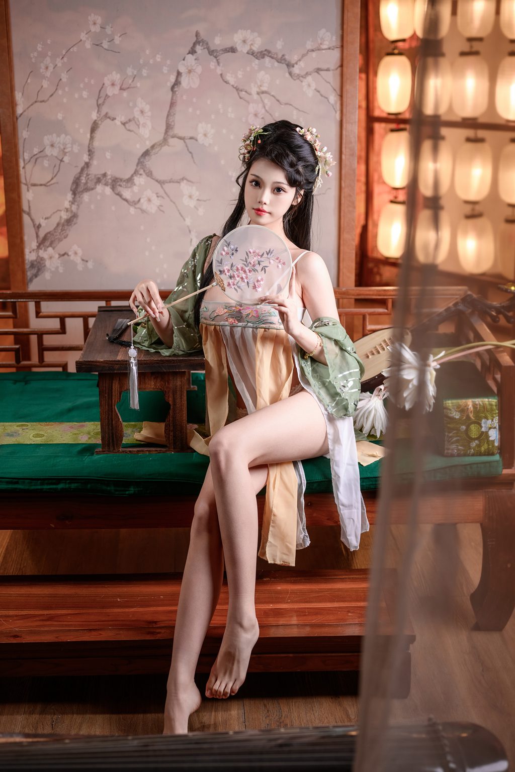 知名动漫博主@蜜汁猫裘 粉黛 [56P1V-1.85GB] 网红写真-第2张